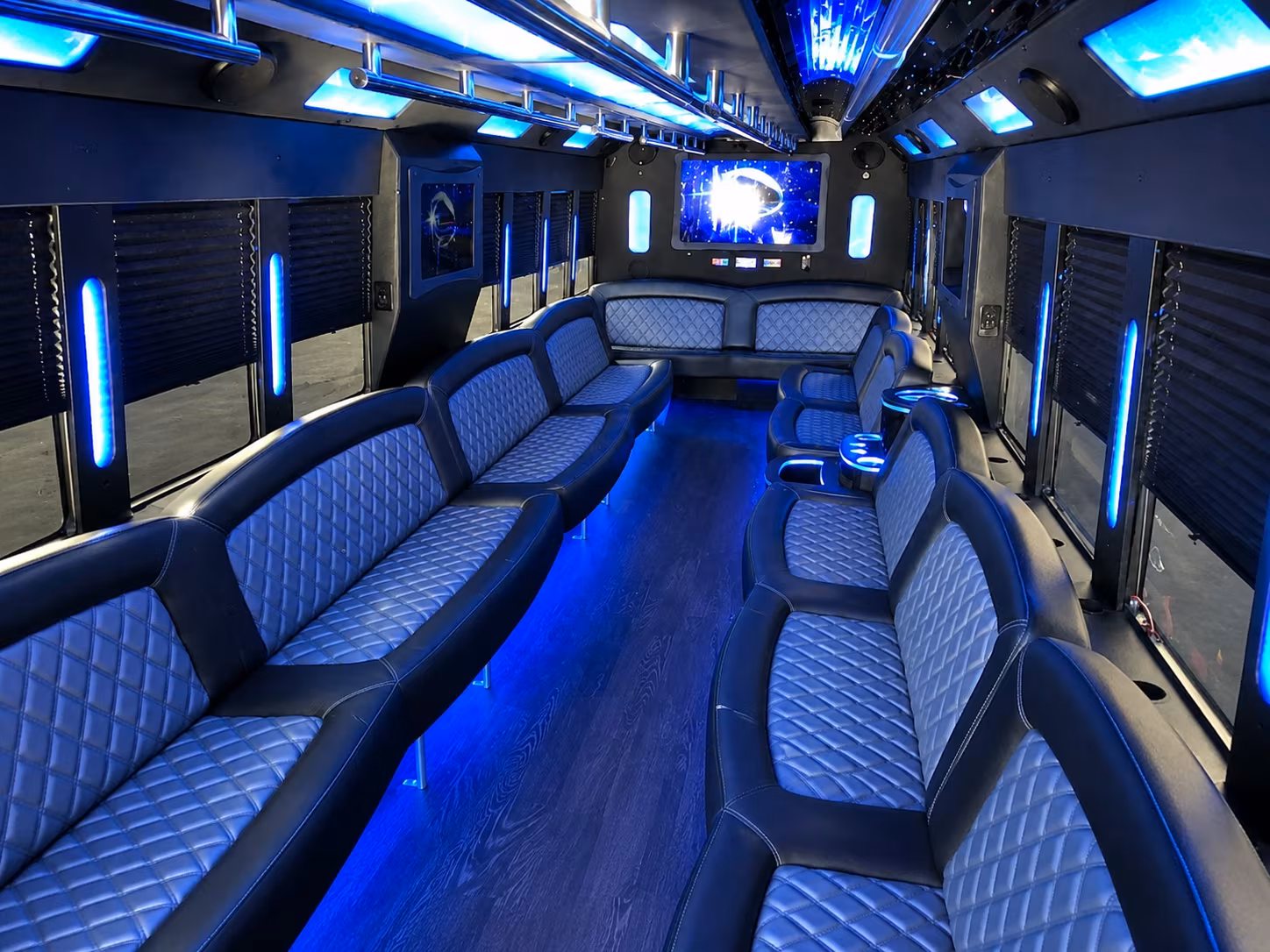 25 passenger minibus