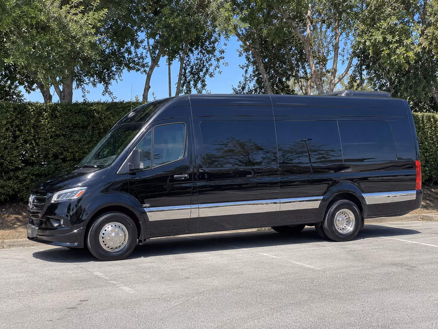 book group transportation for your next airport transfer 2