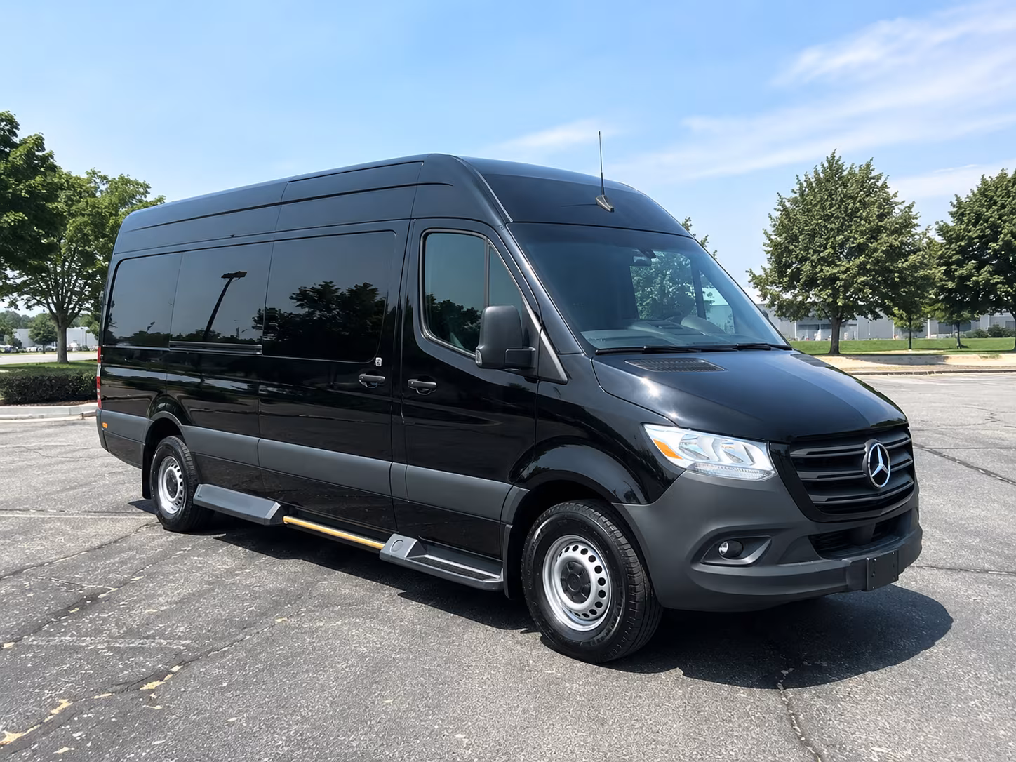 winery tour buses that keep the whole group together